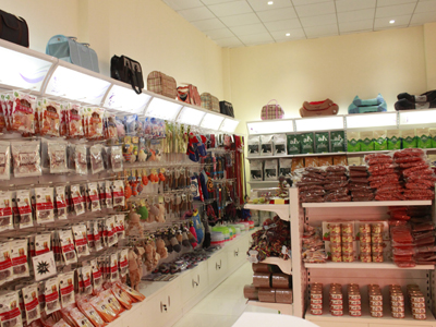 样板店货架-6.jpg